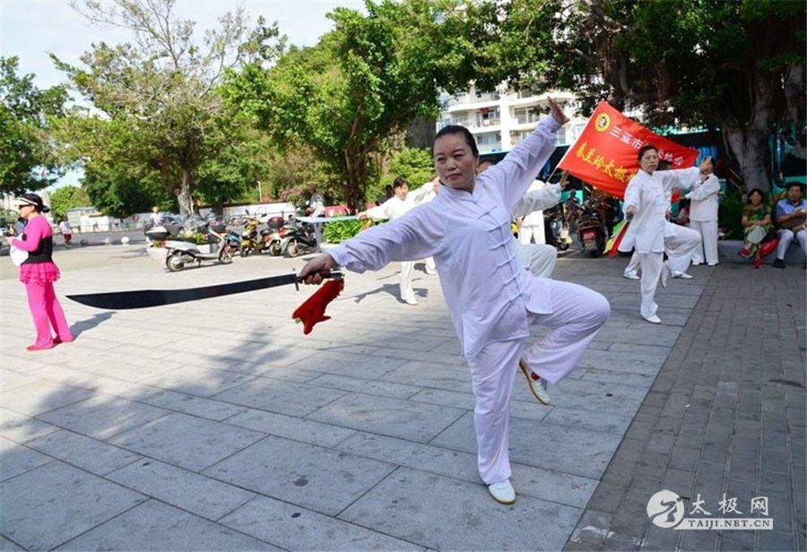 2209ef628fef4316b6f5001f3a4d1cc9 - .jpg