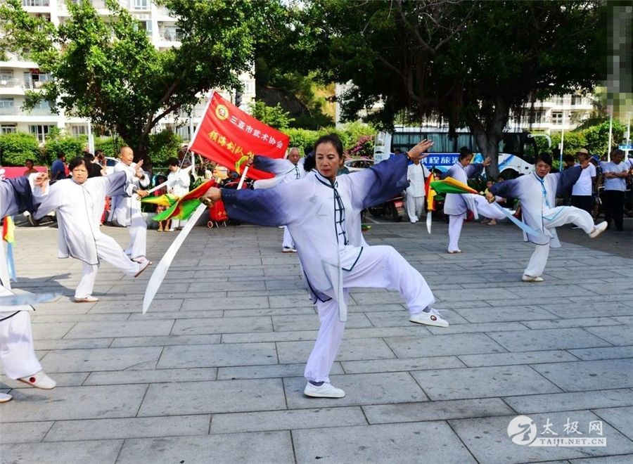 c80eaeb5c8364c14bc30d2d5495ea1eb_ - .jpg