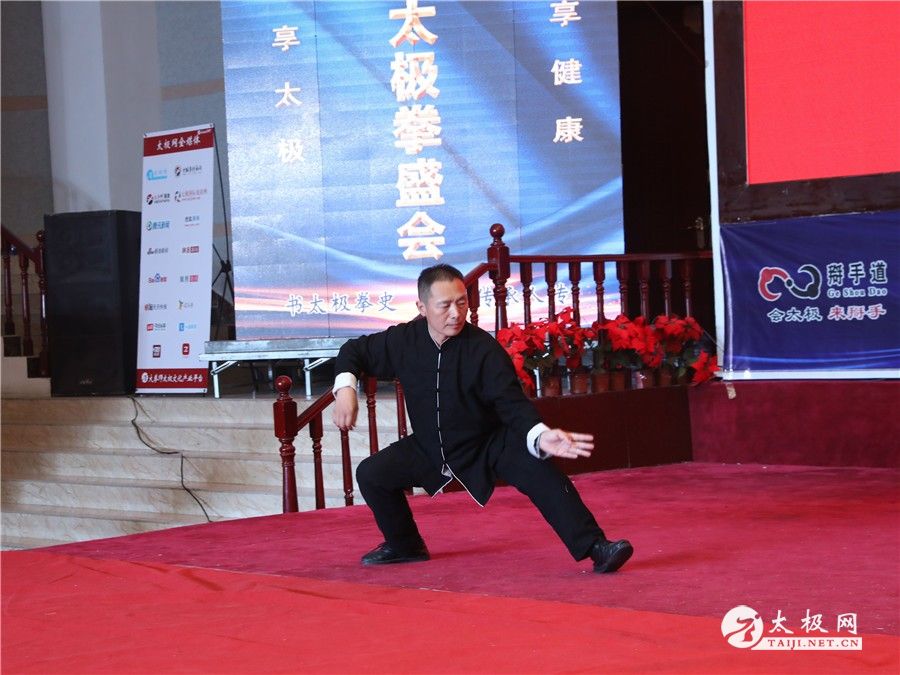 ֺ鲨.jpg