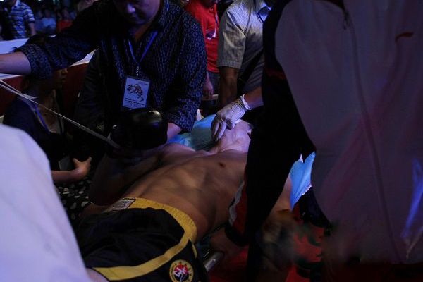 �ع��Ϲ�������ǰ���һս ��KO������̨��