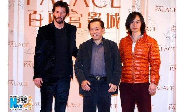 �۽�2012ӫĻ�ϵġ�̫������Ʒ