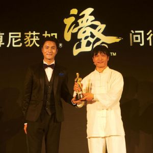 ����ӭ����ä�˴�̫��