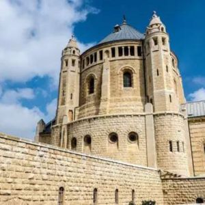 ����ɫ���������룬���������ʶ��߽������ڽ�ʥ�ؽ���̫��