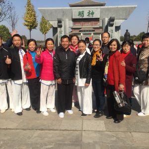 ���Я���ݻƸԳ±�̫������վһ��Ѱ������¼ҹ�