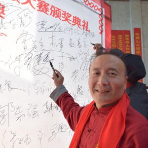 ߷̸̳ȭݾӪƽҵ봫֮Ĺϵ